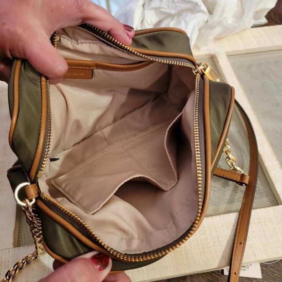 Michael Kors crossbody - Picture 6 of 10